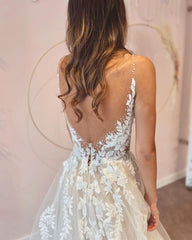 A-Line Deep V-neck Backless Wedding Dress With Appliques Lace Tulle