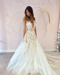 A-Line Deep V-neck Backless Wedding Dress With Appliques Lace Tulle