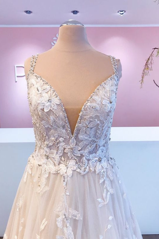 A-Line Sweetheart Floor-Length Wedding Dress with Lace and Tulle Appliques