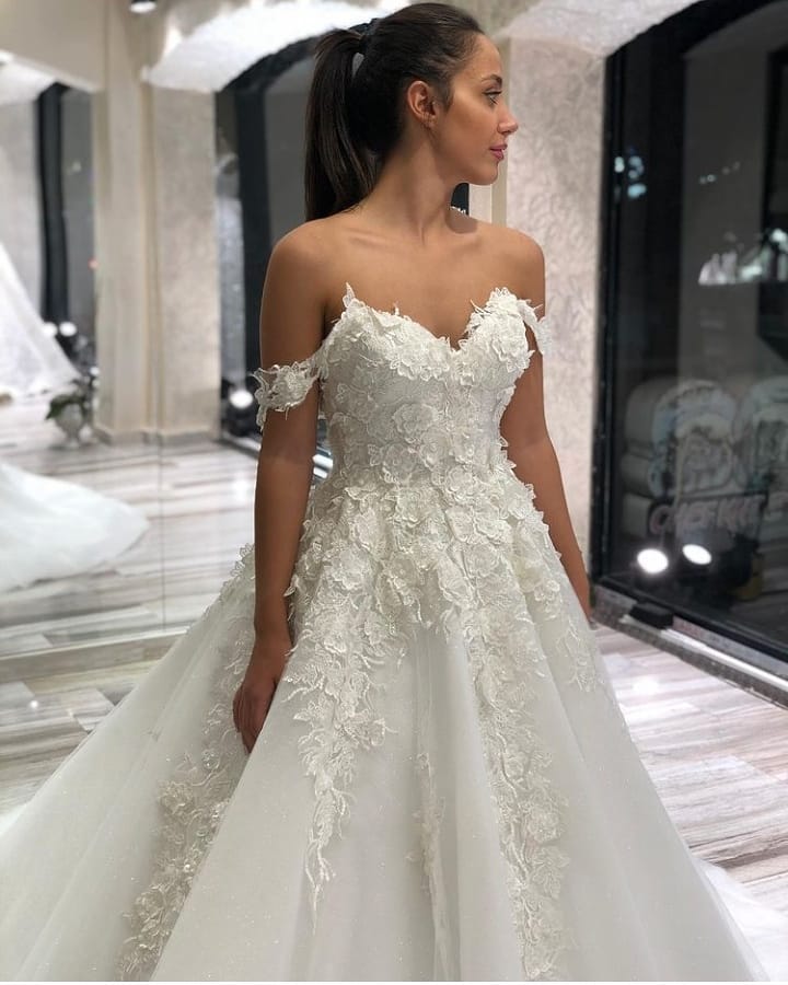 A-Line Wedding Dress Sweetheart Off-the-Shoulder With Lace Appliques Tulle