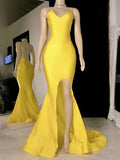 Elegant Sheath/Column V-neck Jersey Prom Dress with Split Front and Sweep Train