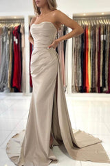 Elegant Strapless Mermaid Evening Dress with Split