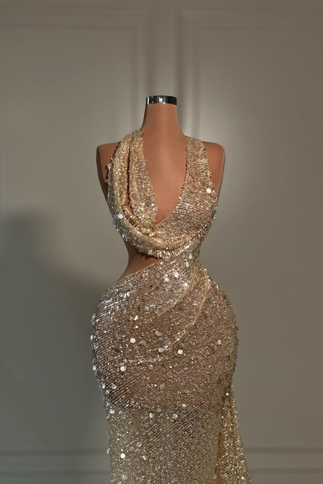 Sexy Long Sequined V Neck Evening Dress with Halter