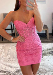 Short/Mini Lace Homecoming Dress with Beading & Sheath/Column Sweetheart Sleeveless - Babyonlines