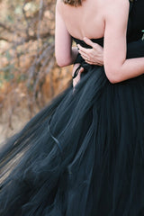 Strapless Black A-line Wedding Dress Floor-length With Tulle