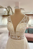 Sweetheart A-Line Floor-Length Tulle Wedding Dress with Lace Appliques