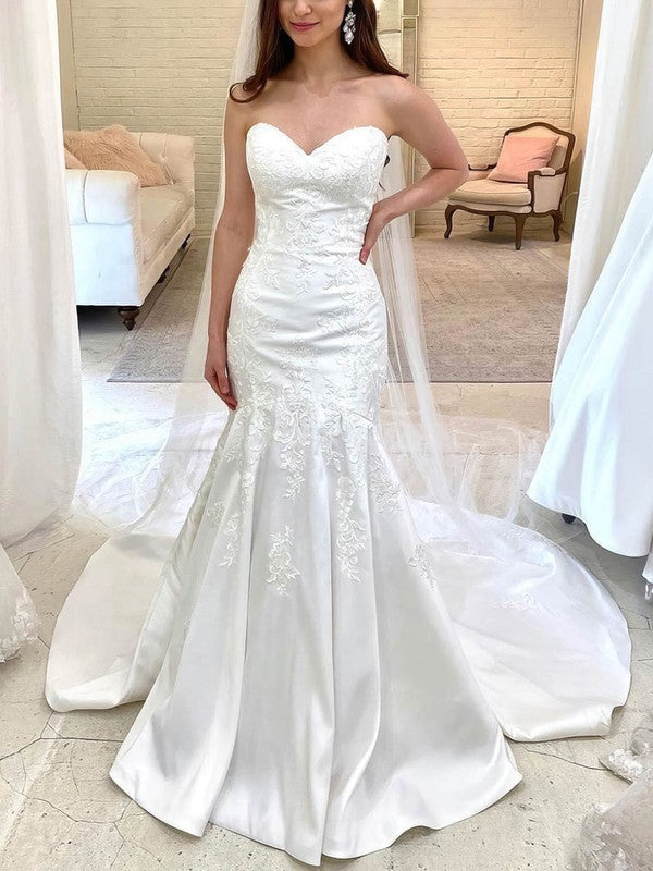 Beautiful Satin Trumpet/Mermaid Sweetheart Wedding Dress With Appliques Lace