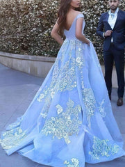 Elegant Princess Prom Dress - Off-the-shoulder Tulle Appliques Lace Ball Gown/Sweep Train