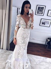 Elegant Trumpet/Mermaid V-neck Tulle Wedding Dress With Appliques Lace