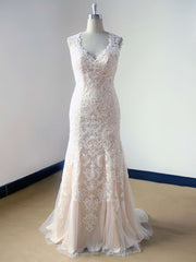 Elegant Tulle Wedding Dresses with Appliques and Lace - Trumpet/Mermaid V-neck Sweep Train