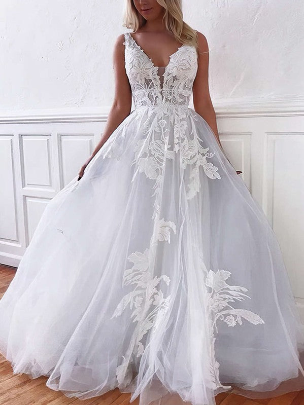 Elegant V-Neck Ball Gown Wedding Dress with Appliques Lace