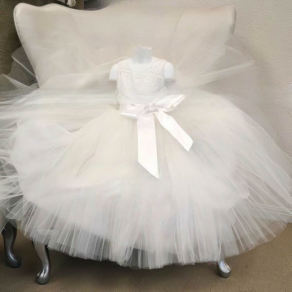 Fashionable Ball Gown Scoop Neck Tulle Appliques Lace Flower Girl Dress