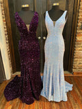 Glamorous Trumpet/Mermaid V-neck Sequined Sweep Train Prom Dress