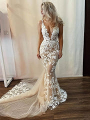 Luxury Trumpet/Mermaid V-neck Tulle Sweep Train Wedding Dresses With Appliques Lace