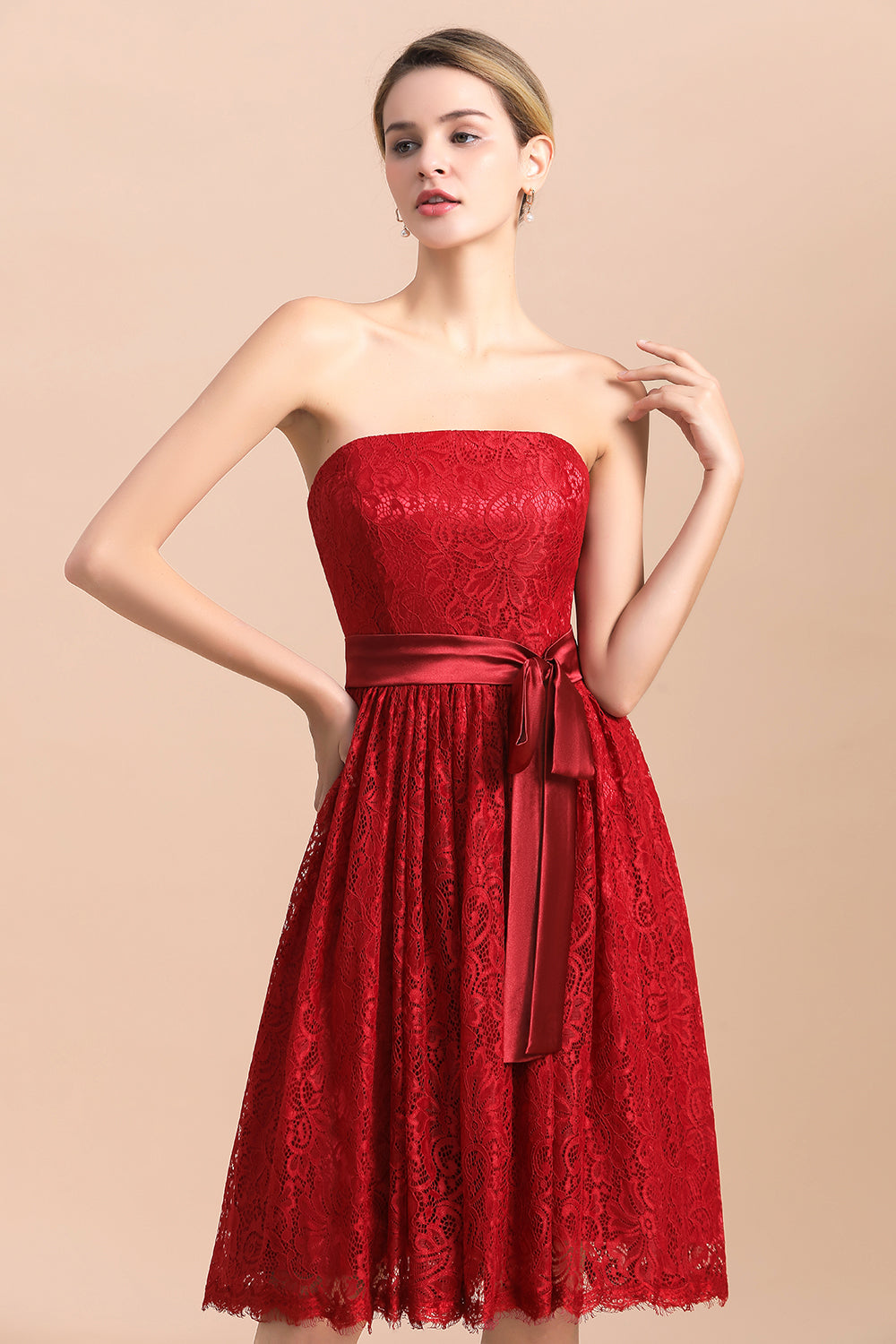 Pretty Strapless Red Lace Bridesmaid Dresses Sleeveless Short Wedding Party Dress with Sash-Babyonlines