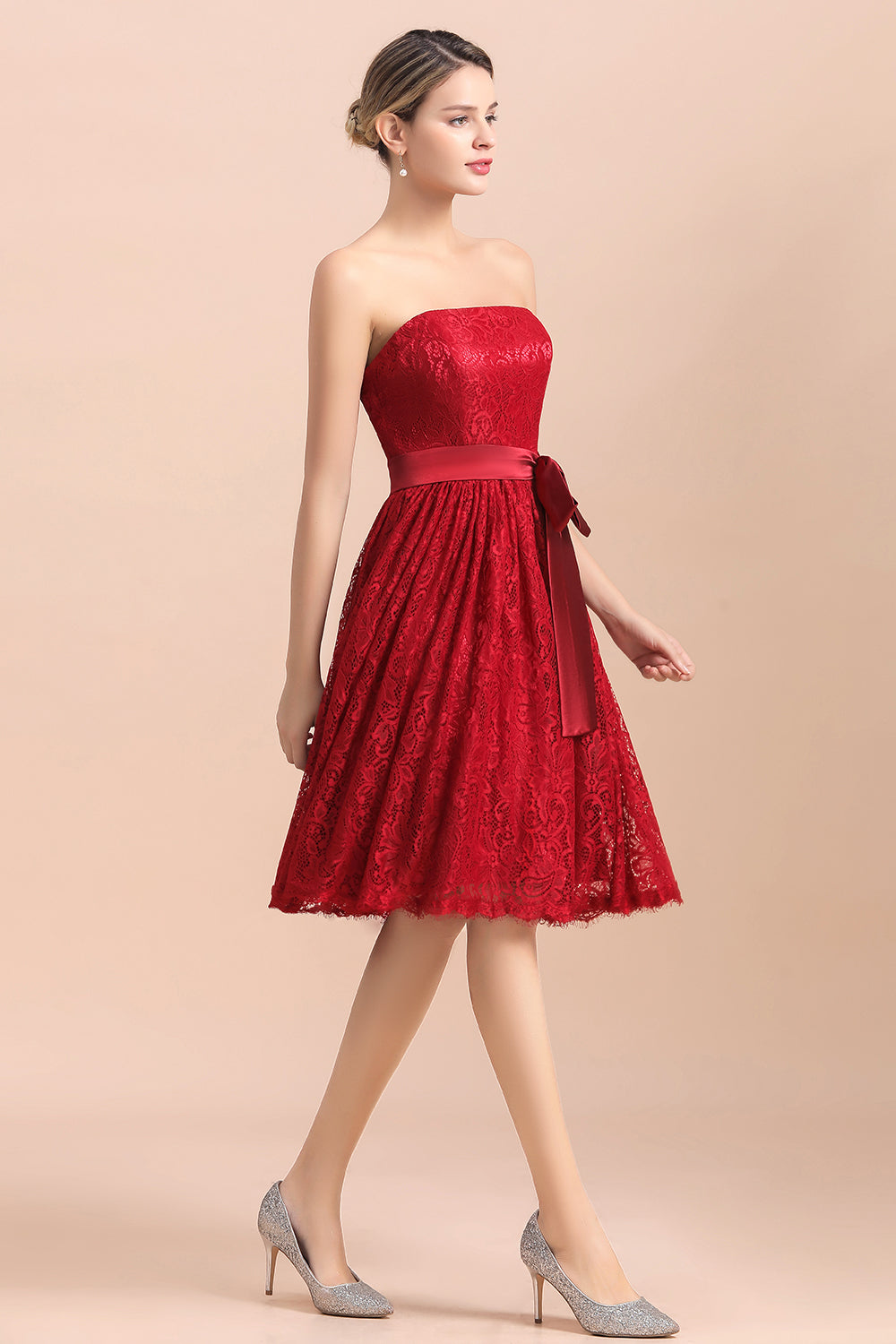 Pretty Strapless Red Lace Bridesmaid Dresses Sleeveless Short Wedding Party Dress with Sash-Babyonlines