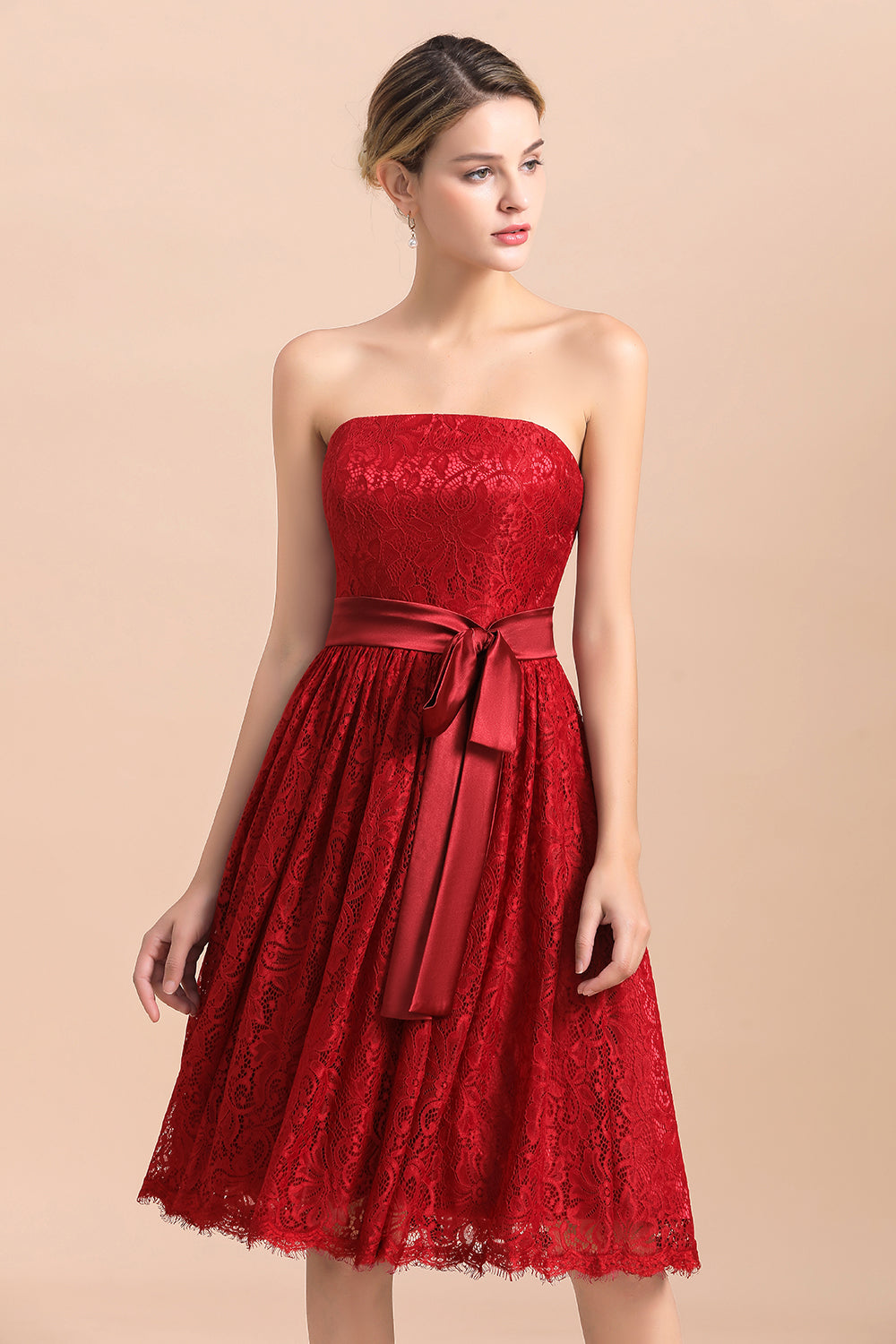 Pretty Strapless Red Lace Bridesmaid Dresses Sleeveless Short Wedding Party Dress with Sash-Babyonlines