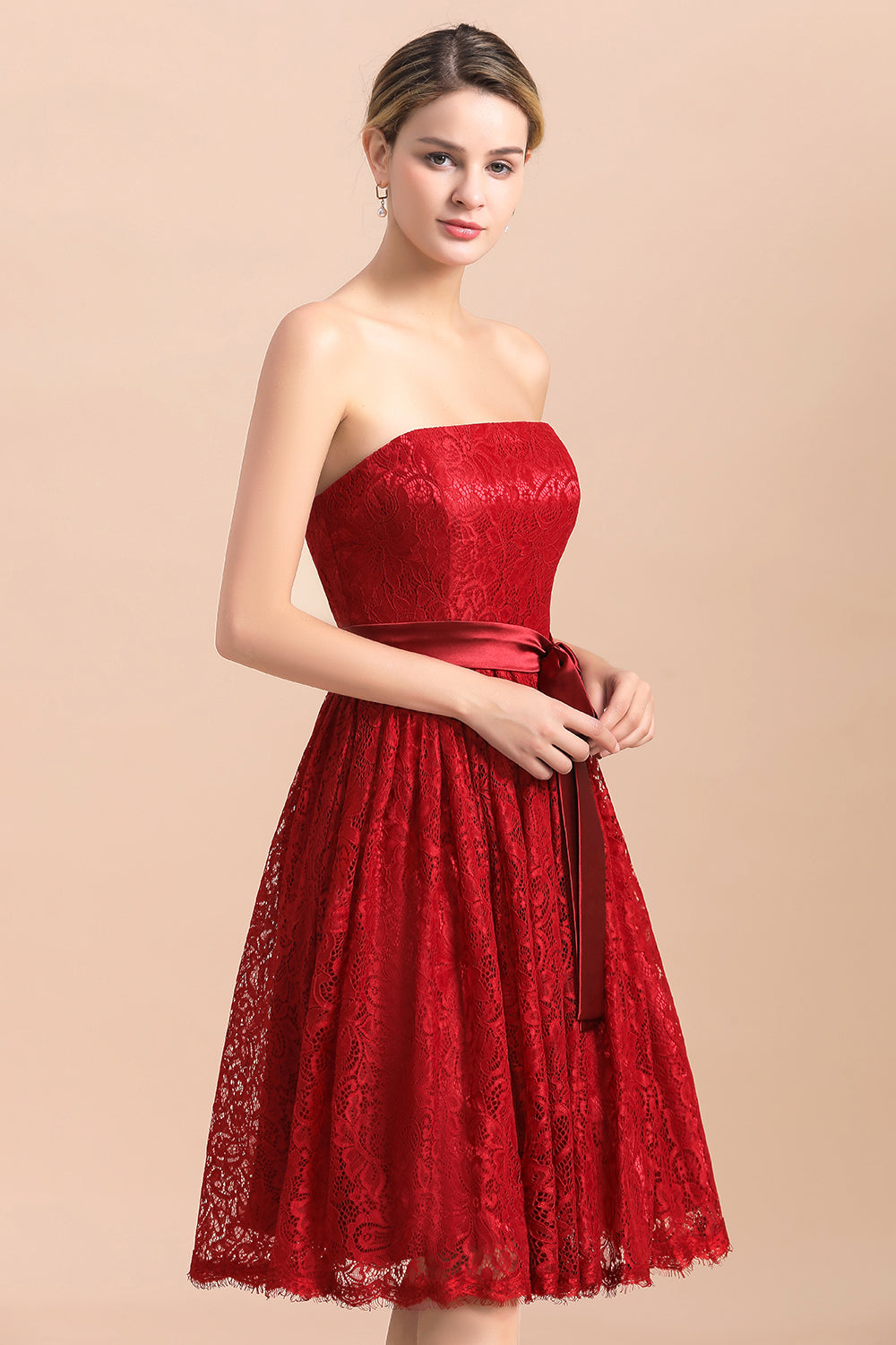 Pretty Strapless Red Lace Bridesmaid Dresses Sleeveless Short Wedding Party Dress with Sash-Babyonlines