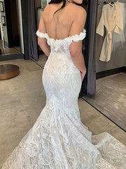 Stunning Off-the-Shoulder Trumpet/Mermaid Lace Wedding Dress With Flowers