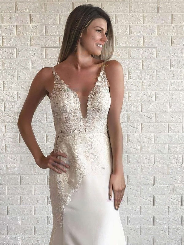 Stunning Trumpet/Mermaid V-neck Crepe Wedding Dress With Lace Appliques and Court Train