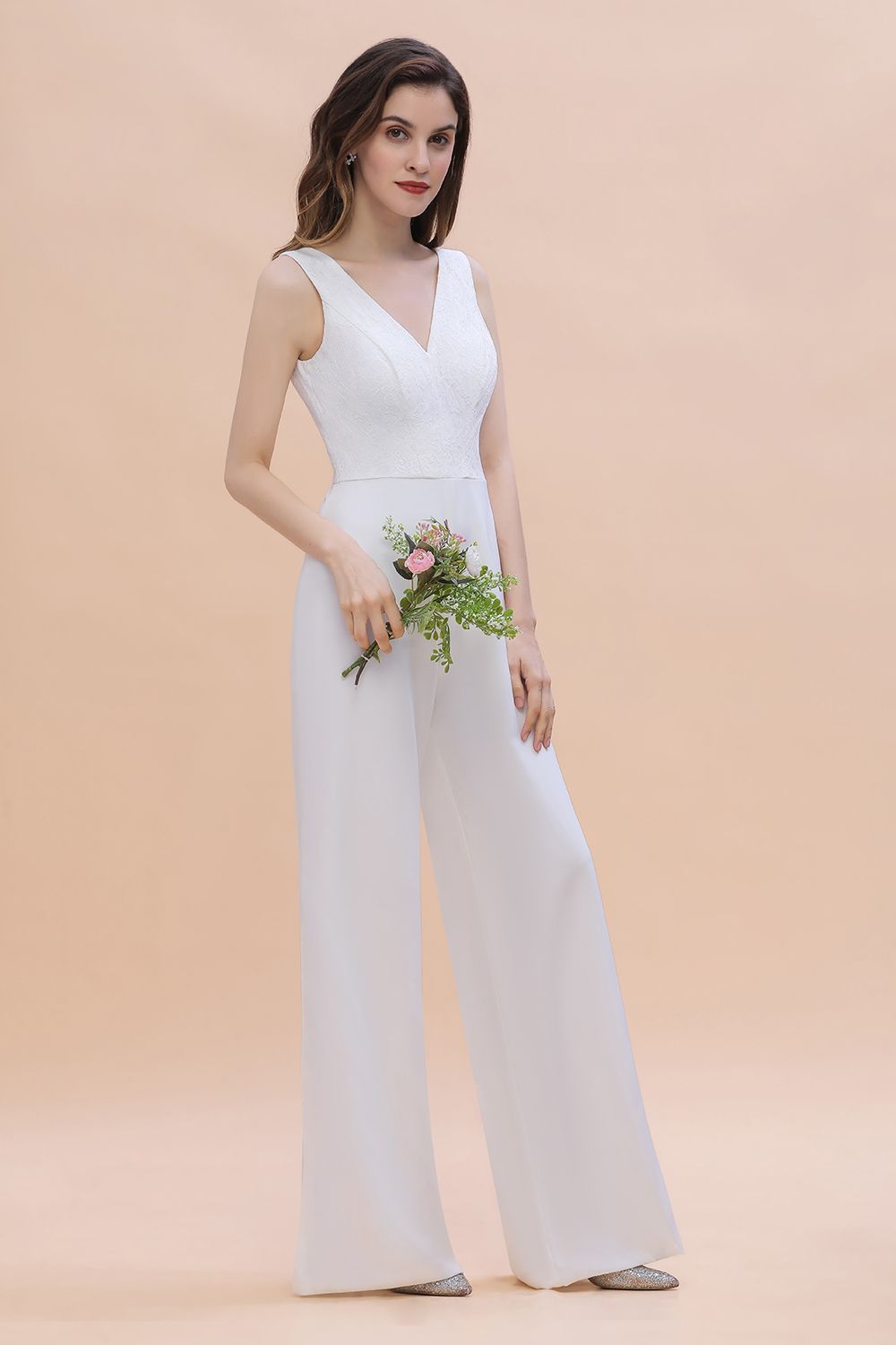 Stylish V-neck Sleeveless White Lace Bridesmaid Jumpsuit Online-Babyonlines