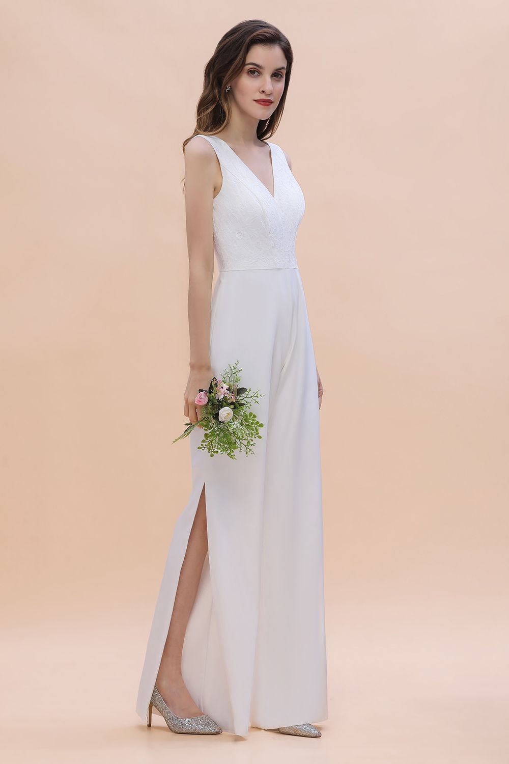 Stylish V-neck Sleeveless White Lace Bridesmaid Jumpsuit Online-Babyonlines