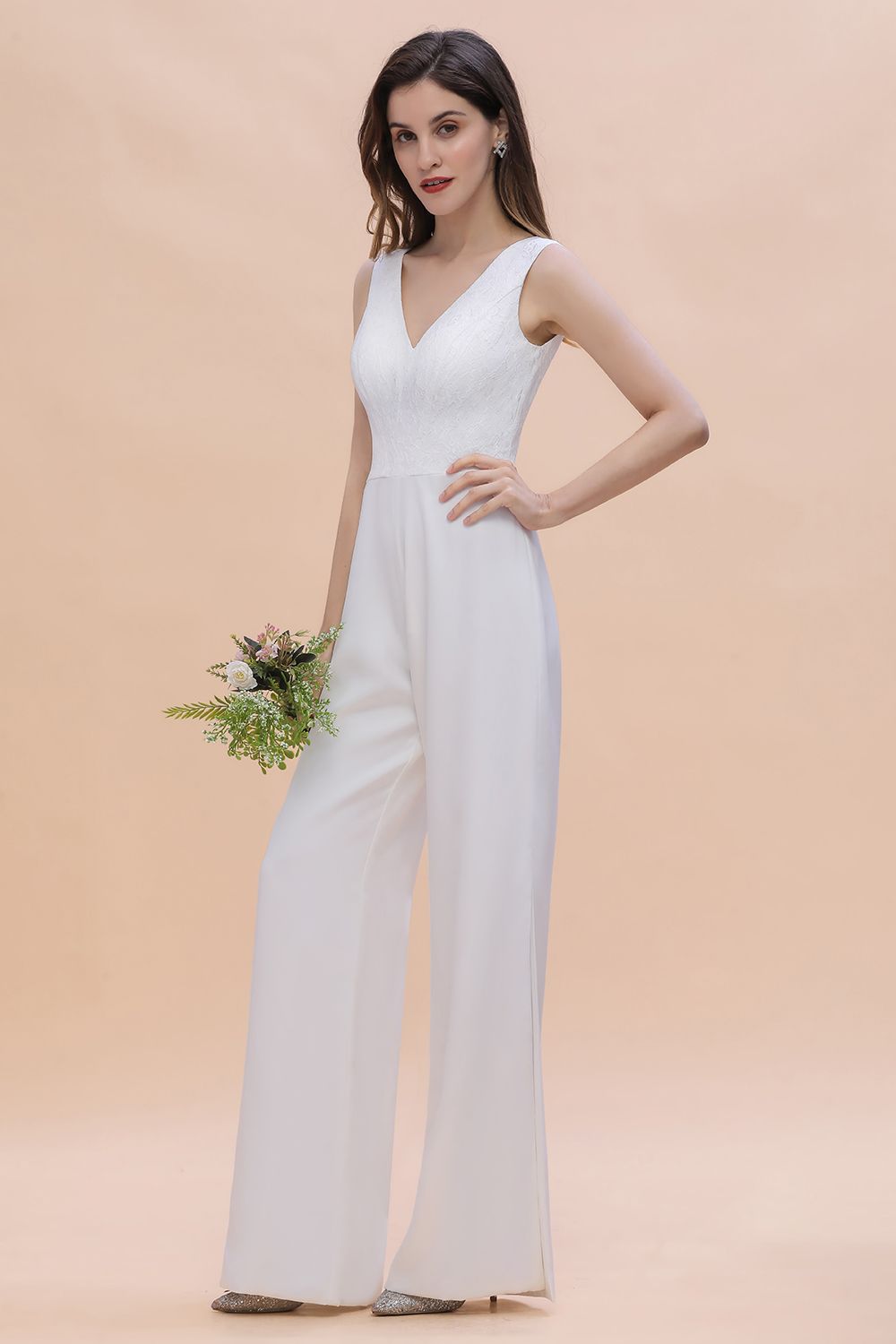 Stylish V-neck Sleeveless White Lace Bridesmaid Jumpsuit Online-Babyonlines