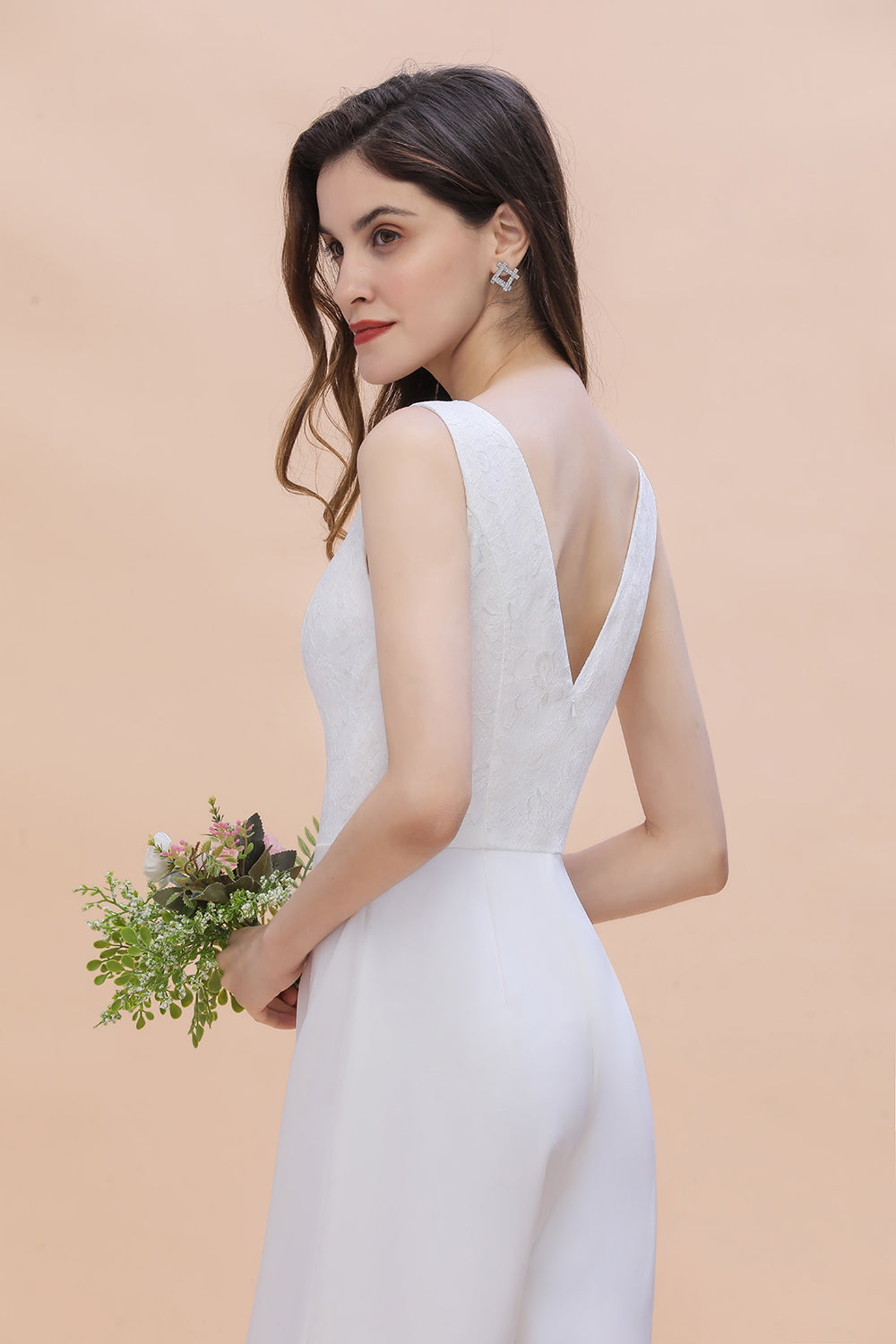 Stylish V-neck Sleeveless White Lace Bridesmaid Jumpsuit Online-Babyonlines