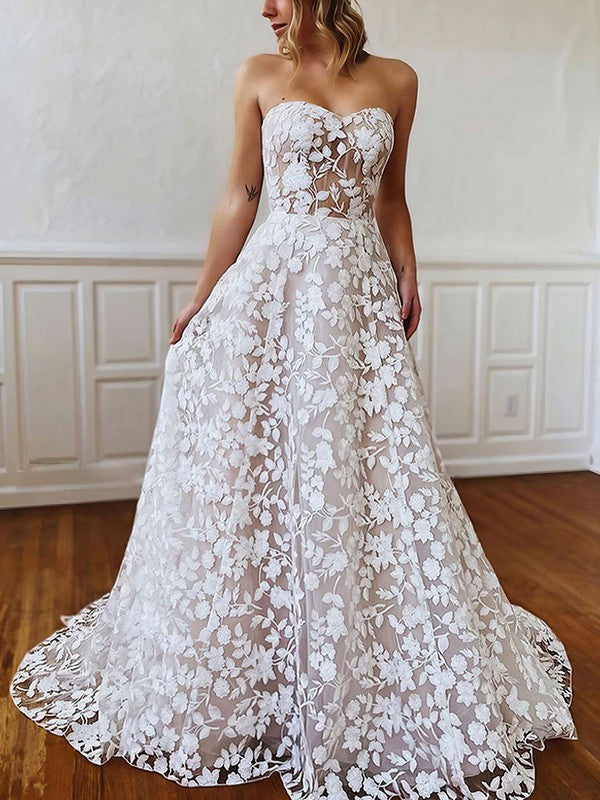 Sweetheart Lace Ball Gown Wedding Dress with Sweep Train