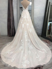 V-neck Ball Gown Wedding Dress with Tulle Court Train and Appliques Lace