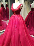 V-neck Court Train Tulle Ball Gown Wedding Dresses With Lace Appliques