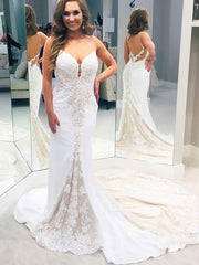 V-neck Lace Stretch Crepe Court Train Wedding Dresses With Appliques Lace for Trumpet/Mermaid Styles