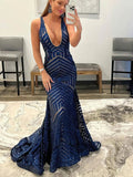 V-neck Sequined Trumpet/Mermaid Sweep Train Prom Dresses