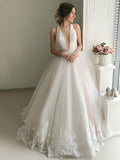 V-neck Tulle Ball Gown Wedding Dress With Appliques Lace for Court Train