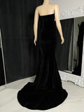 V-Neck Velvet Sheath/Column Prom Dresses With Split Front and Sweep Train