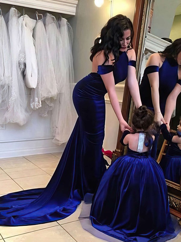 Velvet Halter Trumpet/Mermaid Court Train Prom Dresses